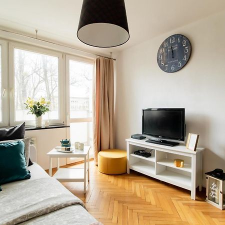 Piotrapartments - Bruna Green City Apartment Варшава Екстериор снимка