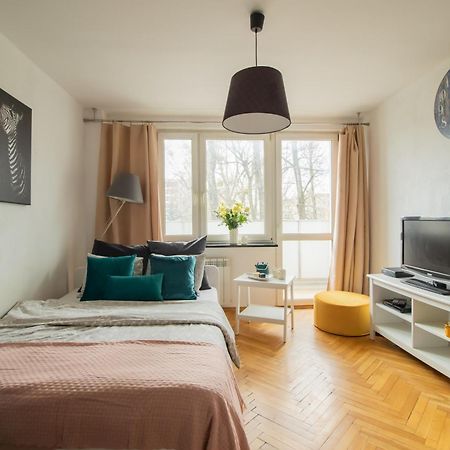 Piotrapartments - Bruna Green City Apartment Варшава Екстериор снимка