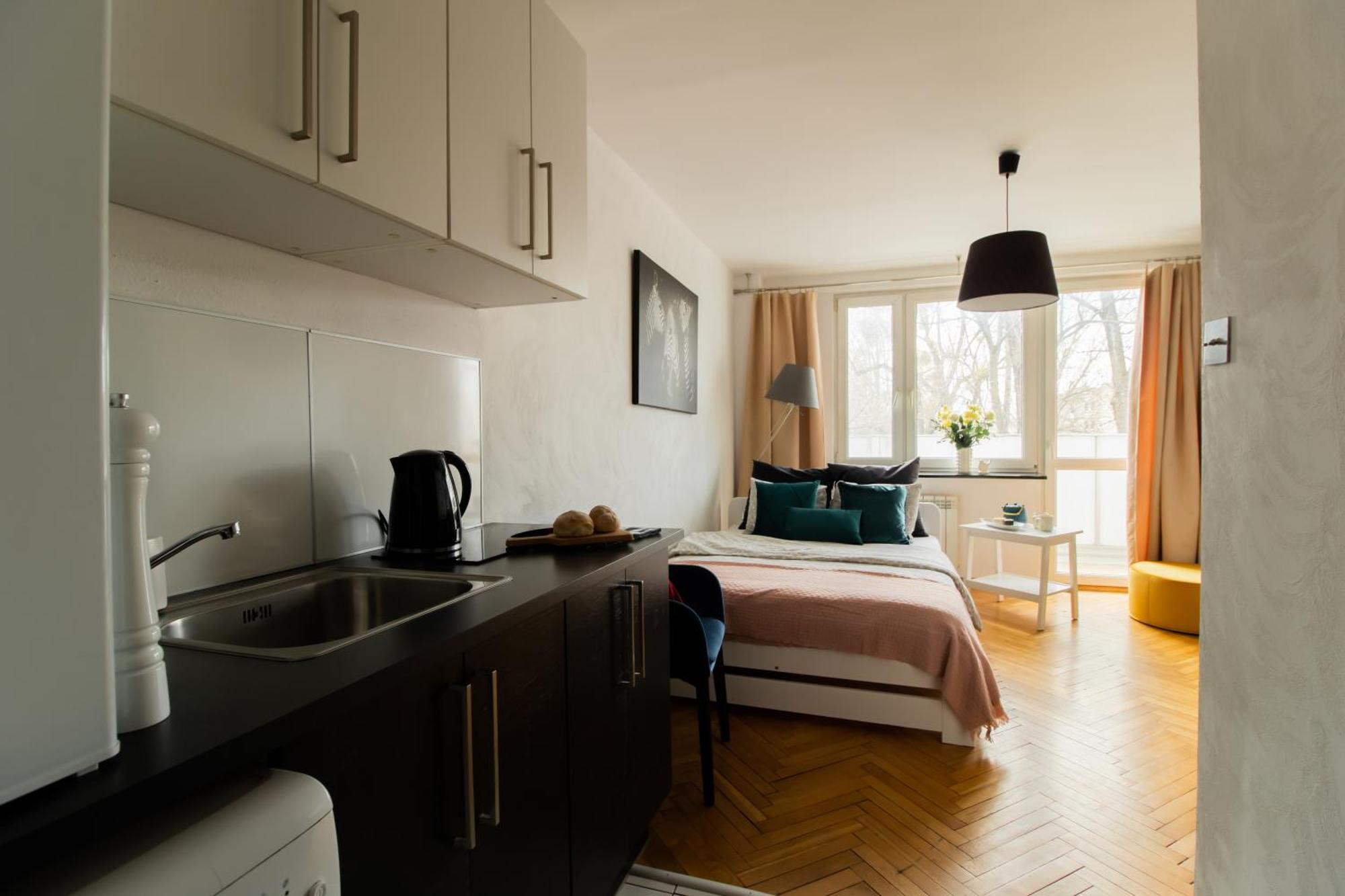 Piotrapartments - Bruna Green City Apartment Варшава Екстериор снимка