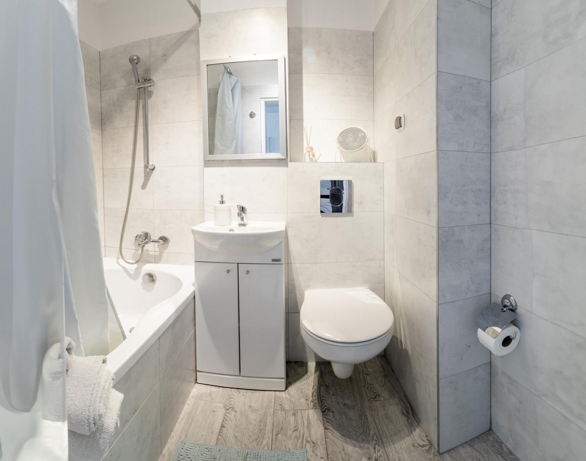 Piotrapartments - Bruna Green City Apartment Варшава Екстериор снимка